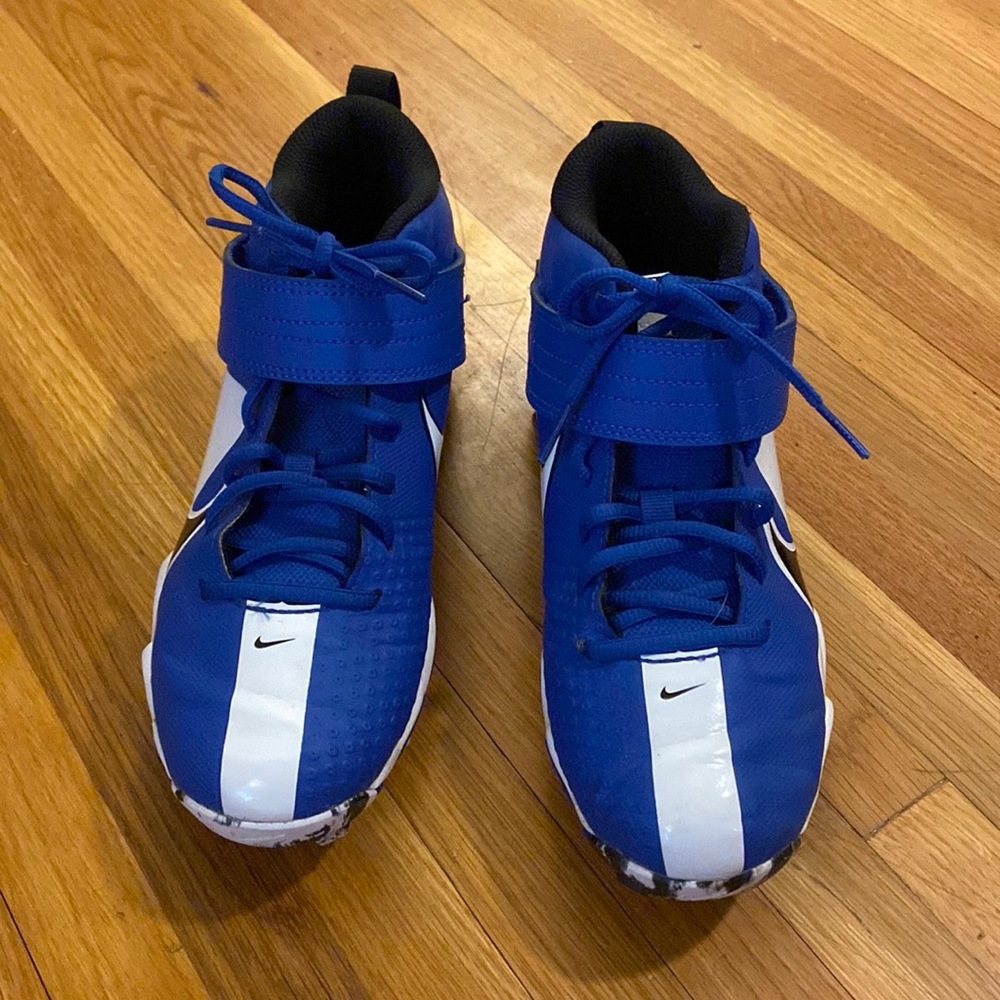 youth baseball cleats